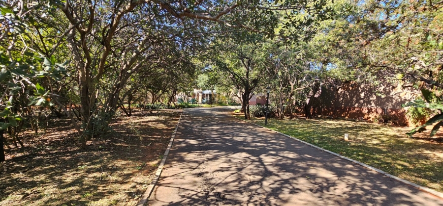 6 Bedroom Property for Sale in Hartbeesfontein North West